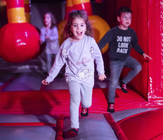 castillo hinchable en jumping barcelona